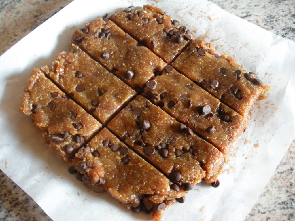 Chocolate Chip Cookie Dough \”Larabar\” fastPaleo
