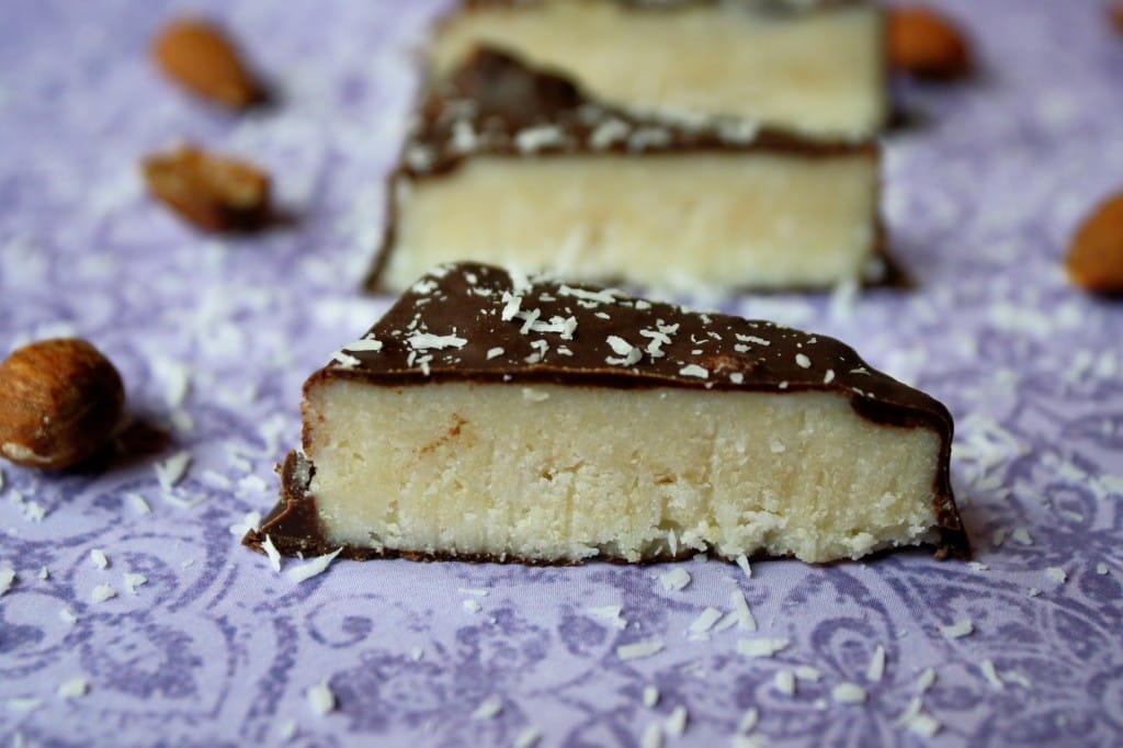 Healthy Homemade Mounds/Almond Joy Bars fastPaleo