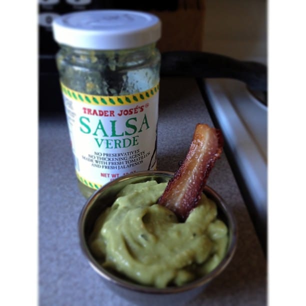 Quick Avocado Dip/Sauce fastPaleo